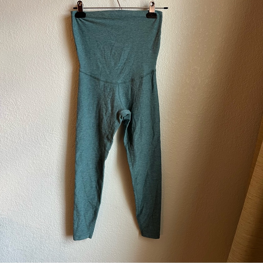 Beyond Yoga Maternity Green Spacedye Crop Legging 23”